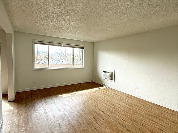 2nd image of 1767 Crater Lake Ave