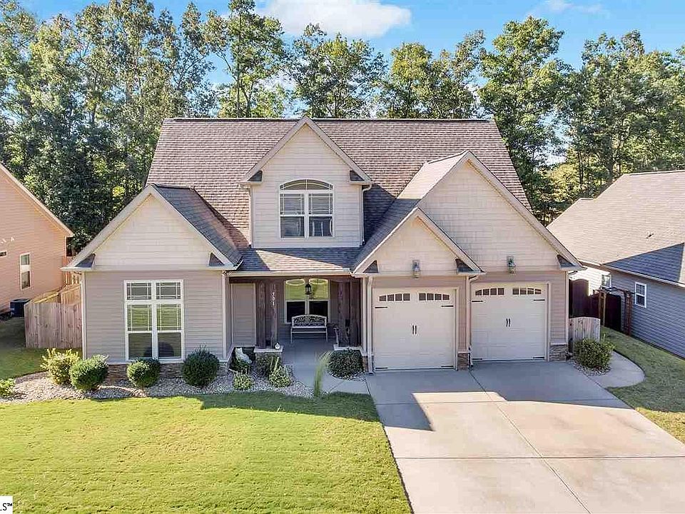 1st image of 301 Brenleigh Ct