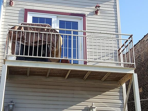 3rd image of 3423 W Schubert Ave #2