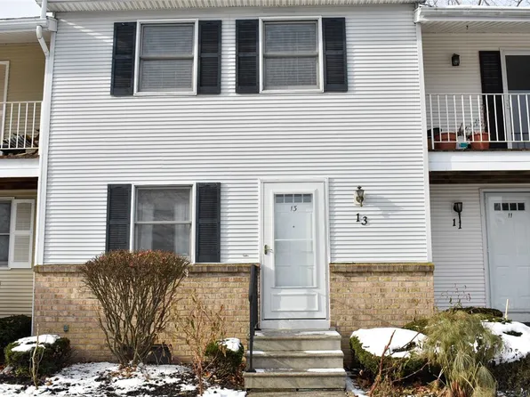 13 Southfield Dr, Webster, NY 14580