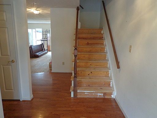 2nd image of 4908 Whitby Mews