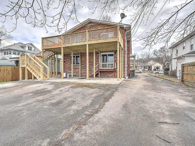 424 W Maple St #2 — Photo 31