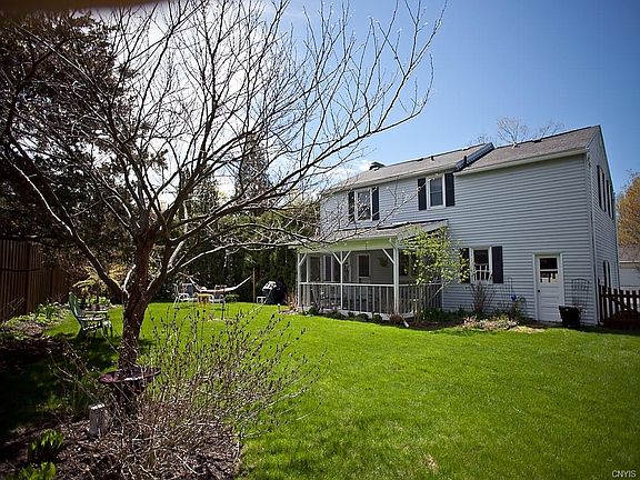 5th image of 111 Valerie Dr