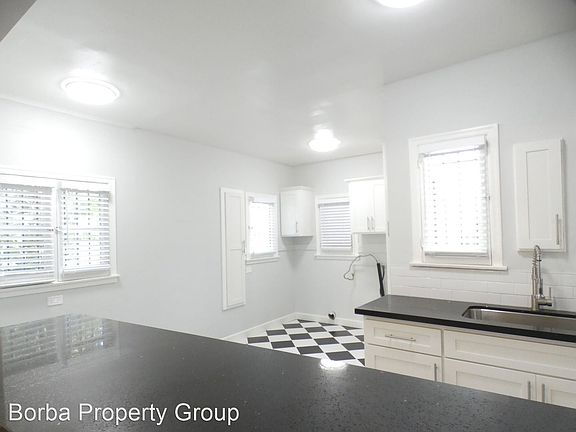 4th image of 230 W Hill St #10339812
