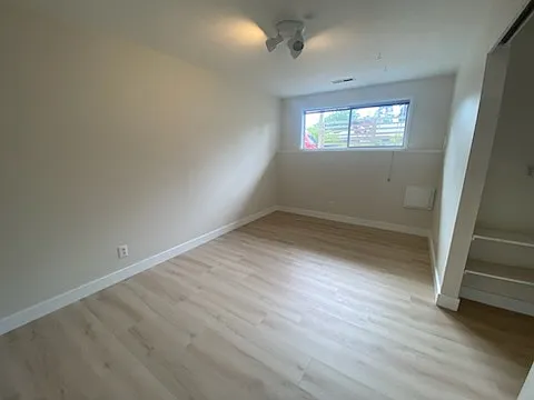 1050 Tacoma Ave NE — Photo 40