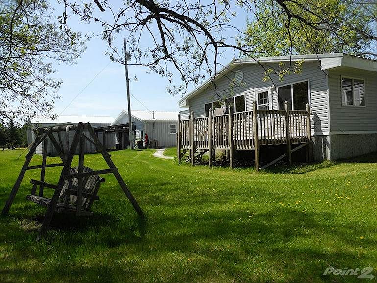 Hiebert Deck & Yard 1