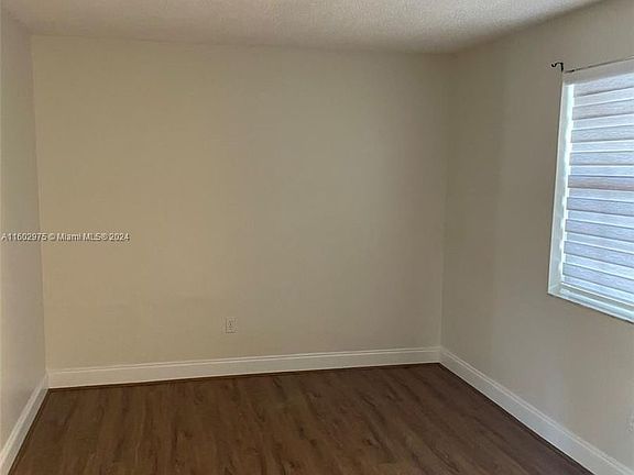 4th image of 975 N Franklin Ave #975H