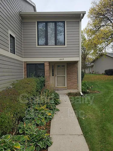1209 Chatham Ct Photo 1