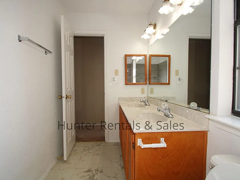 300 Sioux Cir — Photo 12