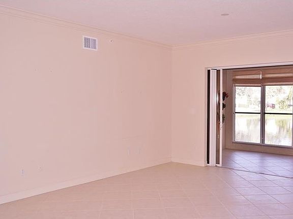 5th image of 5254 Bouchard Cir