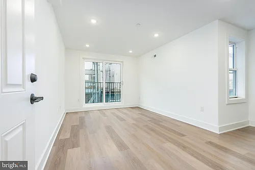 2252 N Front St #2 Photo 1