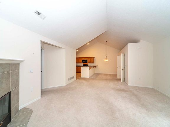 5th image of 2700 N Canterbury Cir #A