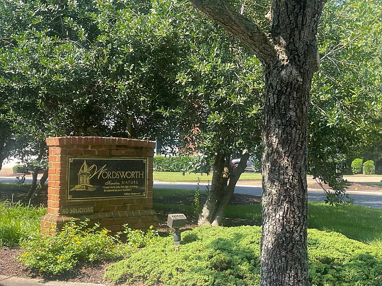 2820 Majestic Oak Ct — Photo 2