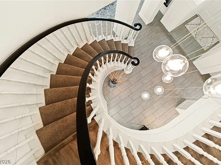 2233 Versailles Ct — Photo 29