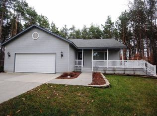 6800 Blossom Ct, Howard City, MI 49329