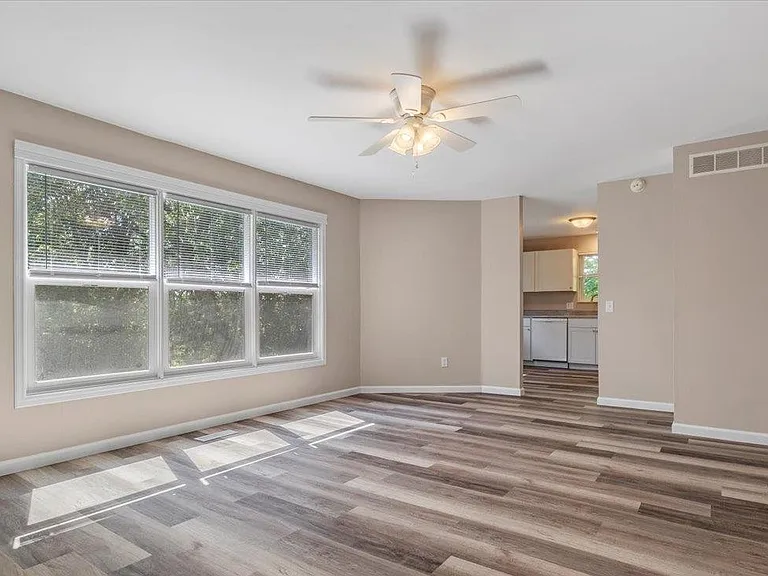 32 Sundowner Ln — Photo 4