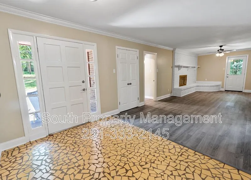 4 bed, 2.5 bath, 2446 sqft, $1,900 — Photo 3
