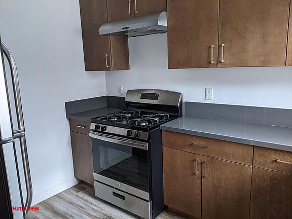 3rd image of 1401 N Fairfax Ave APT 103