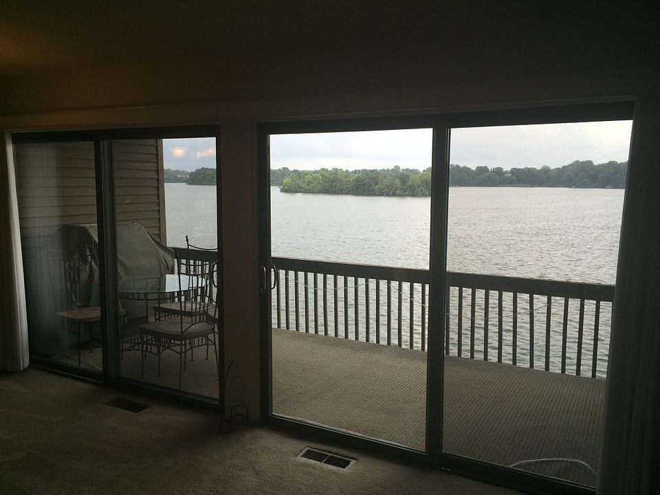 1st image of 820 Cliffs Dr APT 205