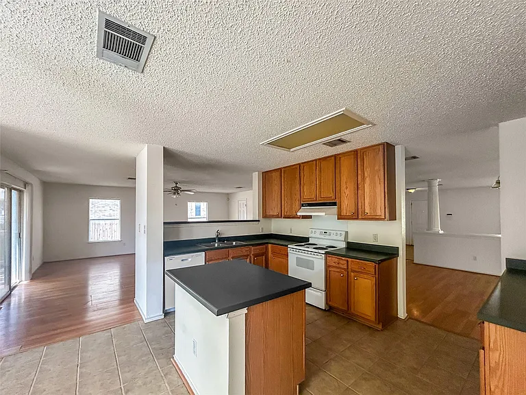 12951 Dionysus Dr — Photo 10