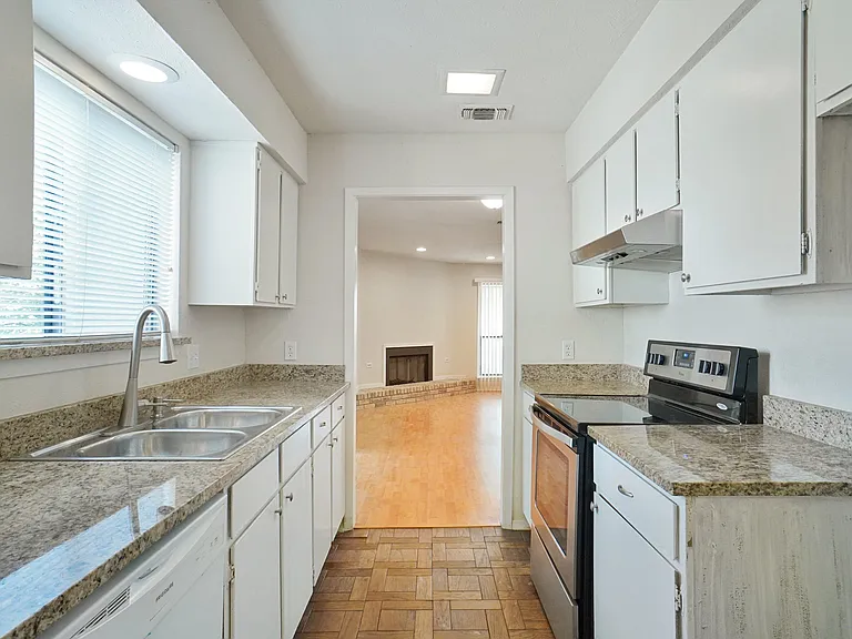 4908 Byers Ave #D — Photo 3