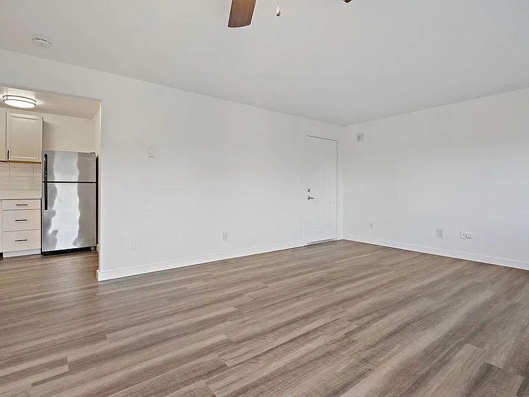 Boulevard 99 Apartments — Photo 19