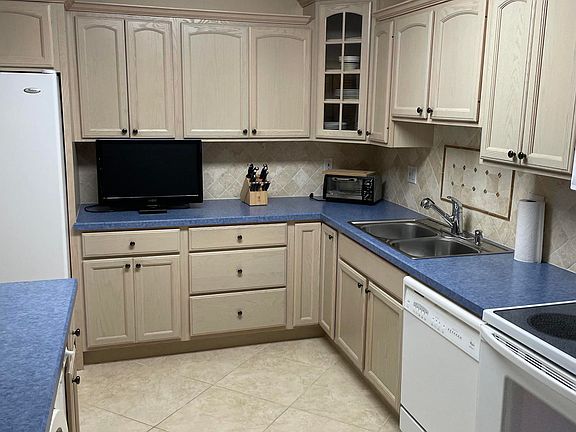 2nd image of 22 Westgate Ln APT H