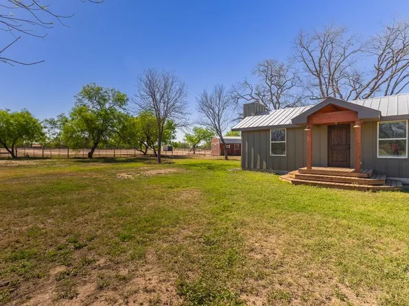 17301 Us Highway 277 N, Quemado, TX 78877