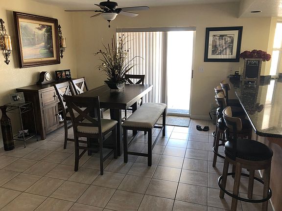 Dining Room, leads to back!