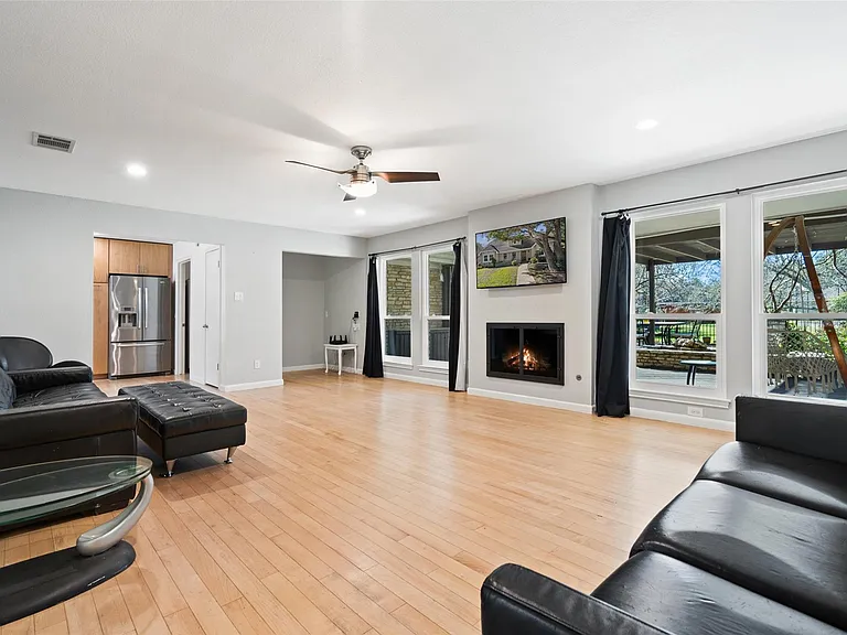 6906 One Oak Rd — Photo 2