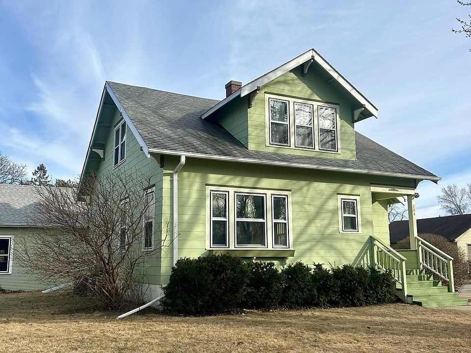 1st image of 104 S 6th St