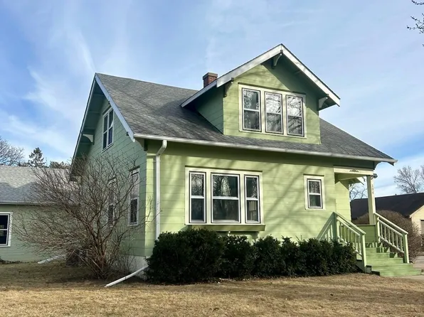 104 S 6th St, Beresford, SD 57004