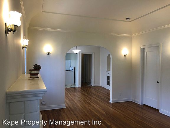 5th image of 746 N Harper Ave