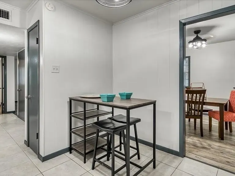 room for rent is on the left