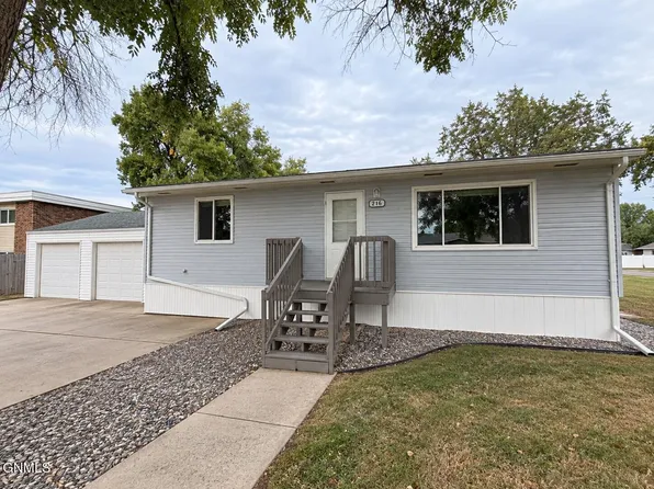 216 2nd Ave SW, Mandan, ND 58554