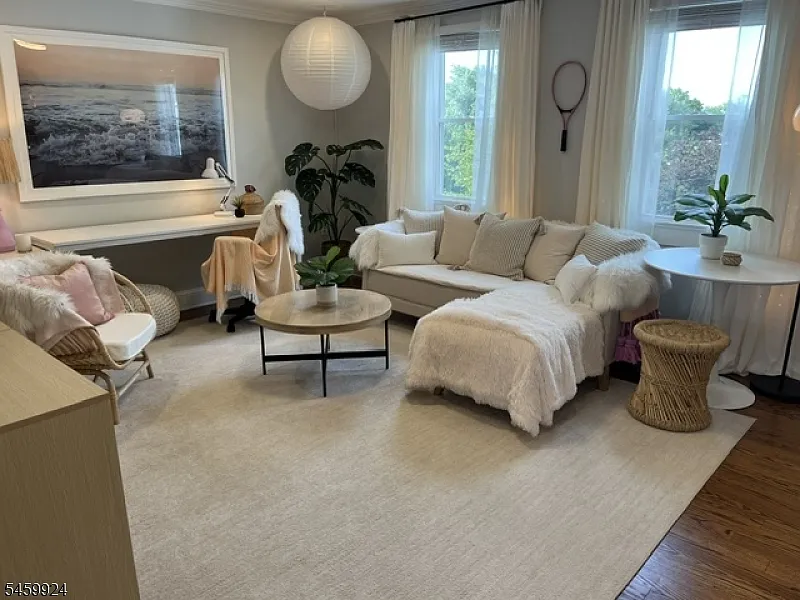 49 Park Ave #3
