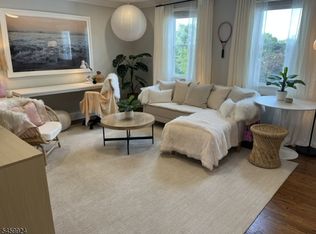49 Park Ave APT 3, Summit, NJ 07901