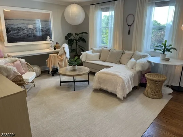 49 Park Ave APT 3, Summit, NJ 07901