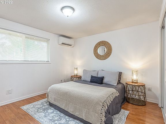 5th image of 8413 NE 63rd St