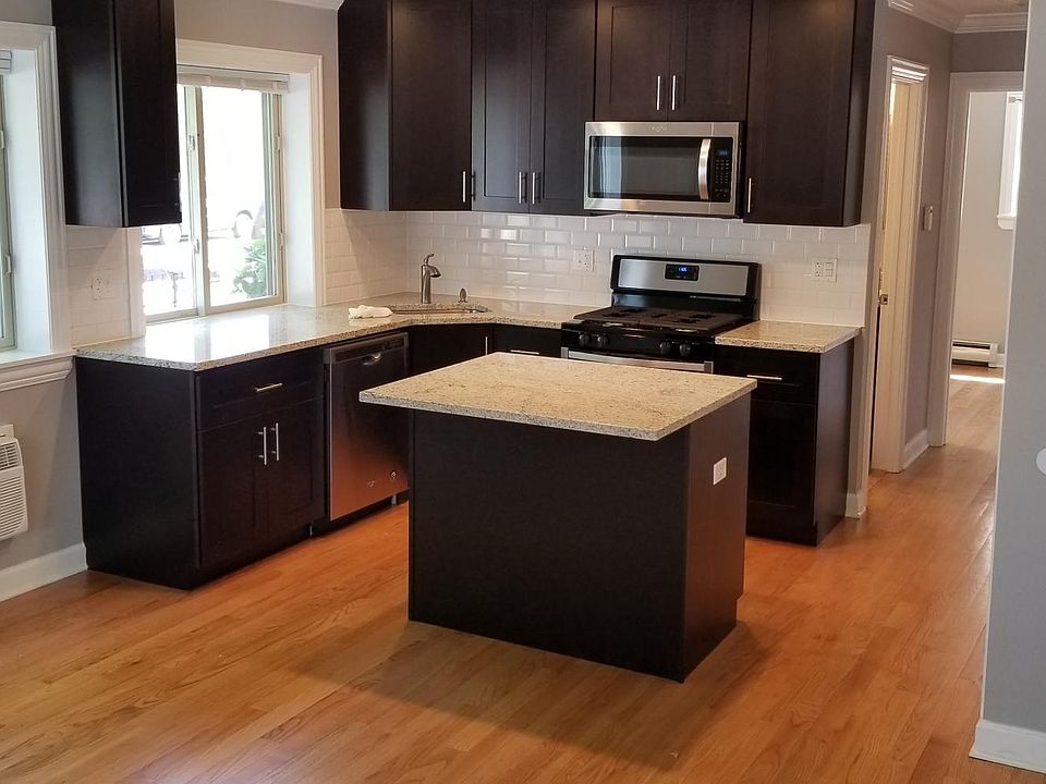 1st image of 2425 W Bryn Mawr Ave #3A