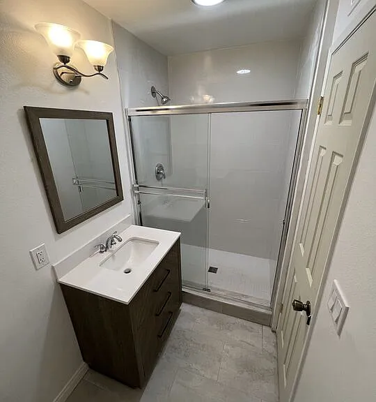 10846 Scoville Ave — Photo 4