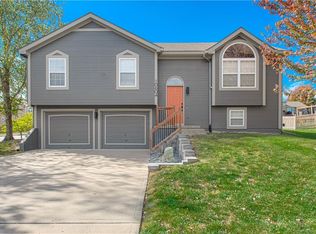 10604 N Marsh Ave, Kansas City, MO 64157