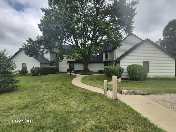 732 Chandler Rd #732, Gurnee, IL 60031