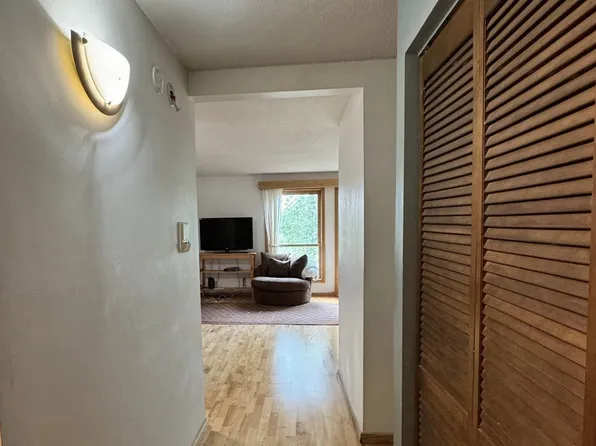 6670 Vernon Ave, Edina, MN