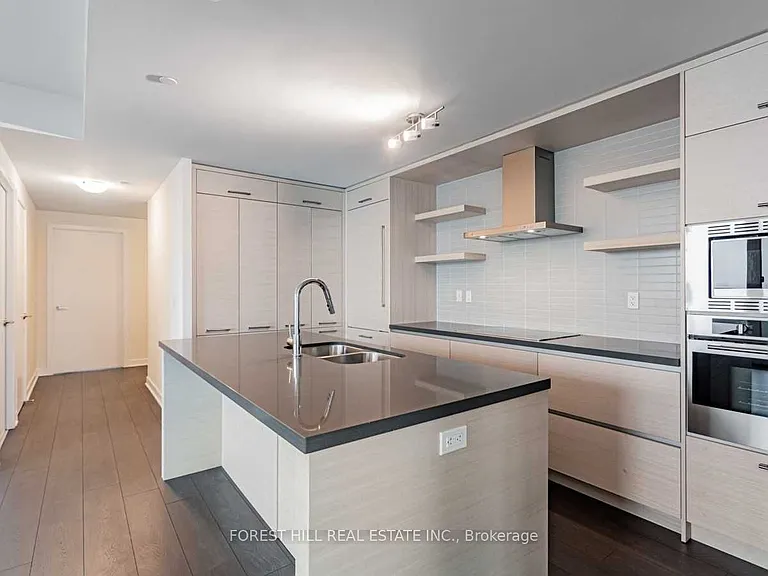 2221 Yonge St #5702 — Photo 10
