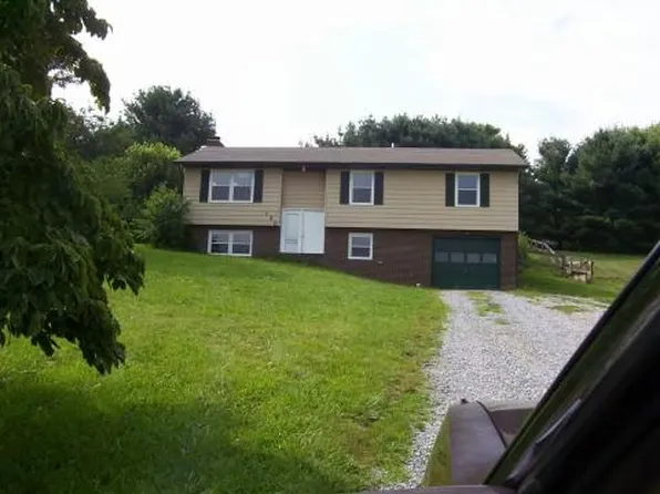 150 Somerset St, Christiansburg, VA 24073