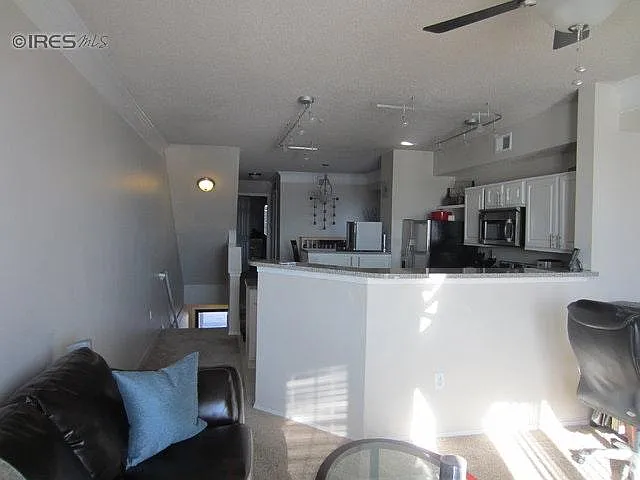 2096 Concord Ln — Photo 3
