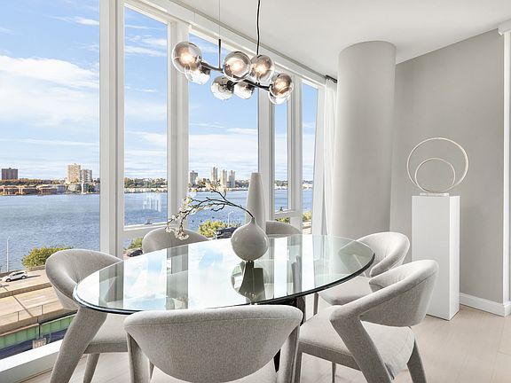4th image of 675 W 59th St #1010