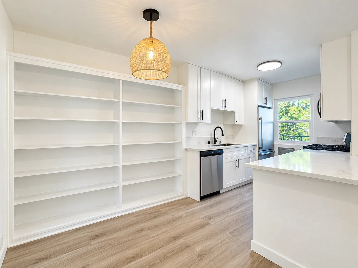 1326 Wellesley — Photo 4