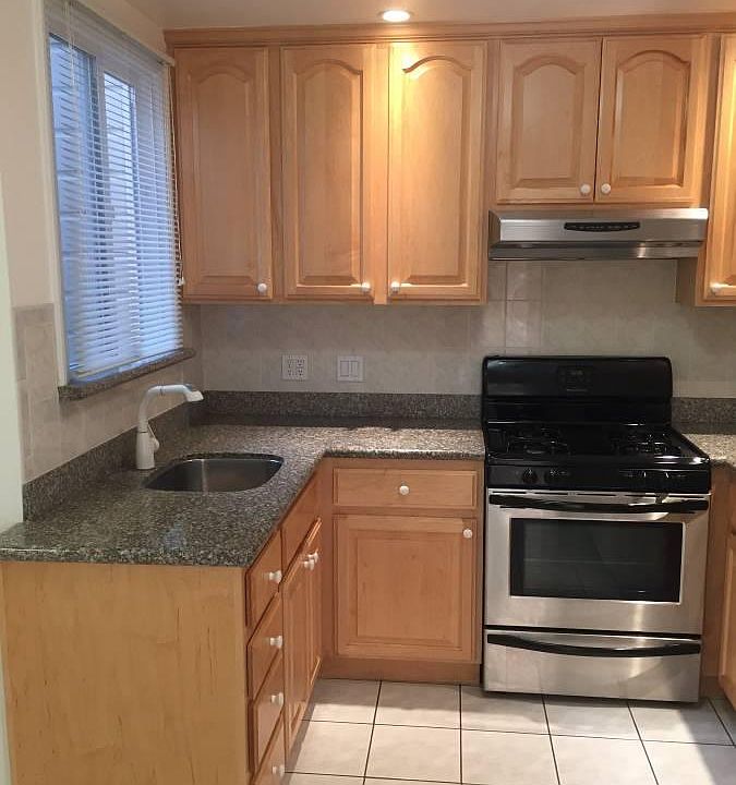 1st image of 1318 17th Ave
